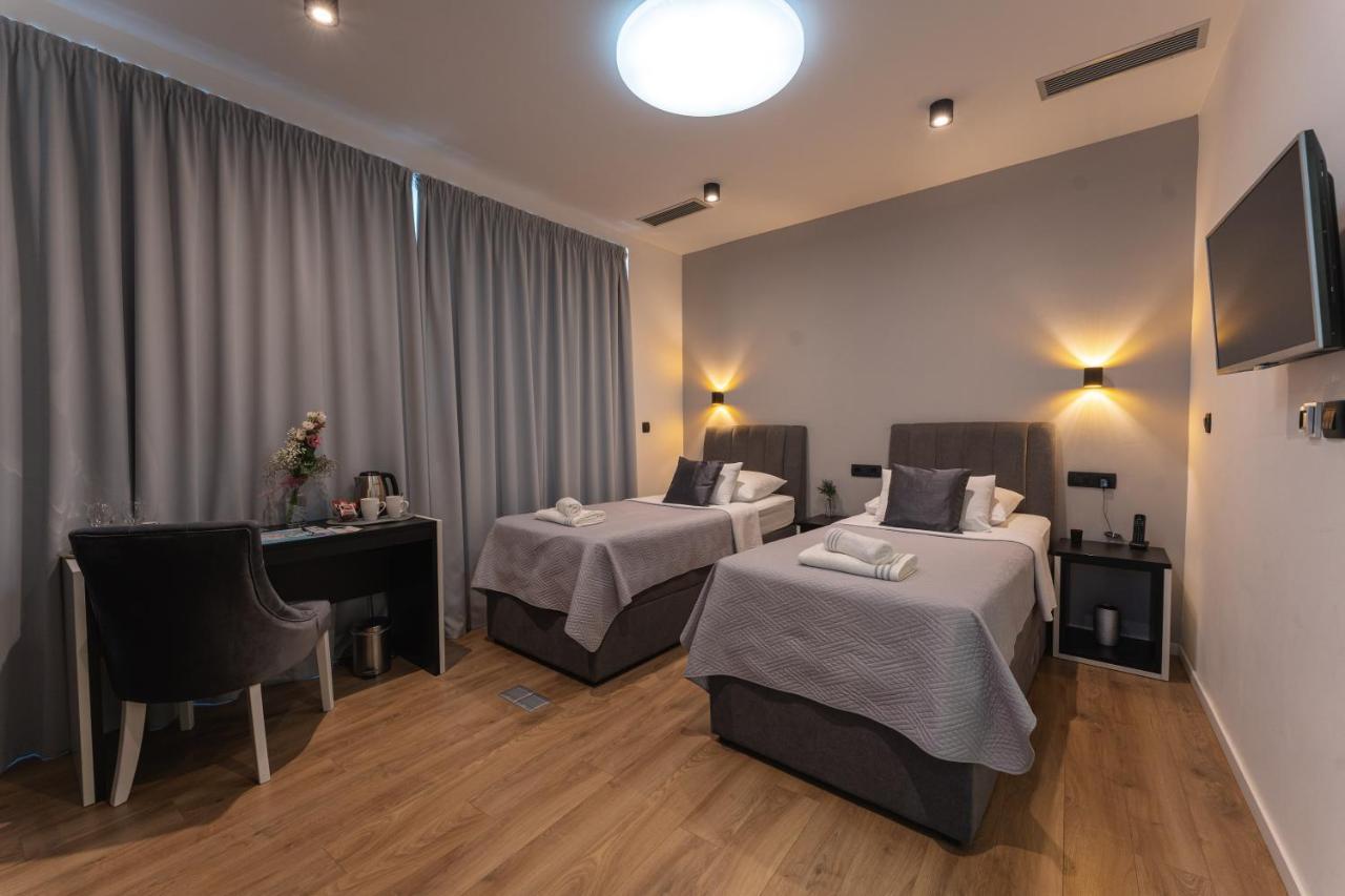 Sky & Sun Luxury Rooms With Private Parking In The Garage Zadar Eksteriør bilde