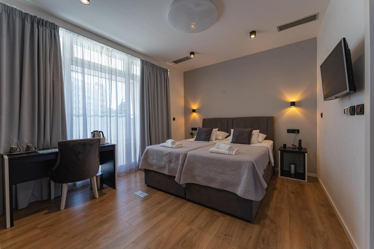 Sky & Sun Luxury Rooms With Private Parking In The Garage Zadar Eksteriør bilde