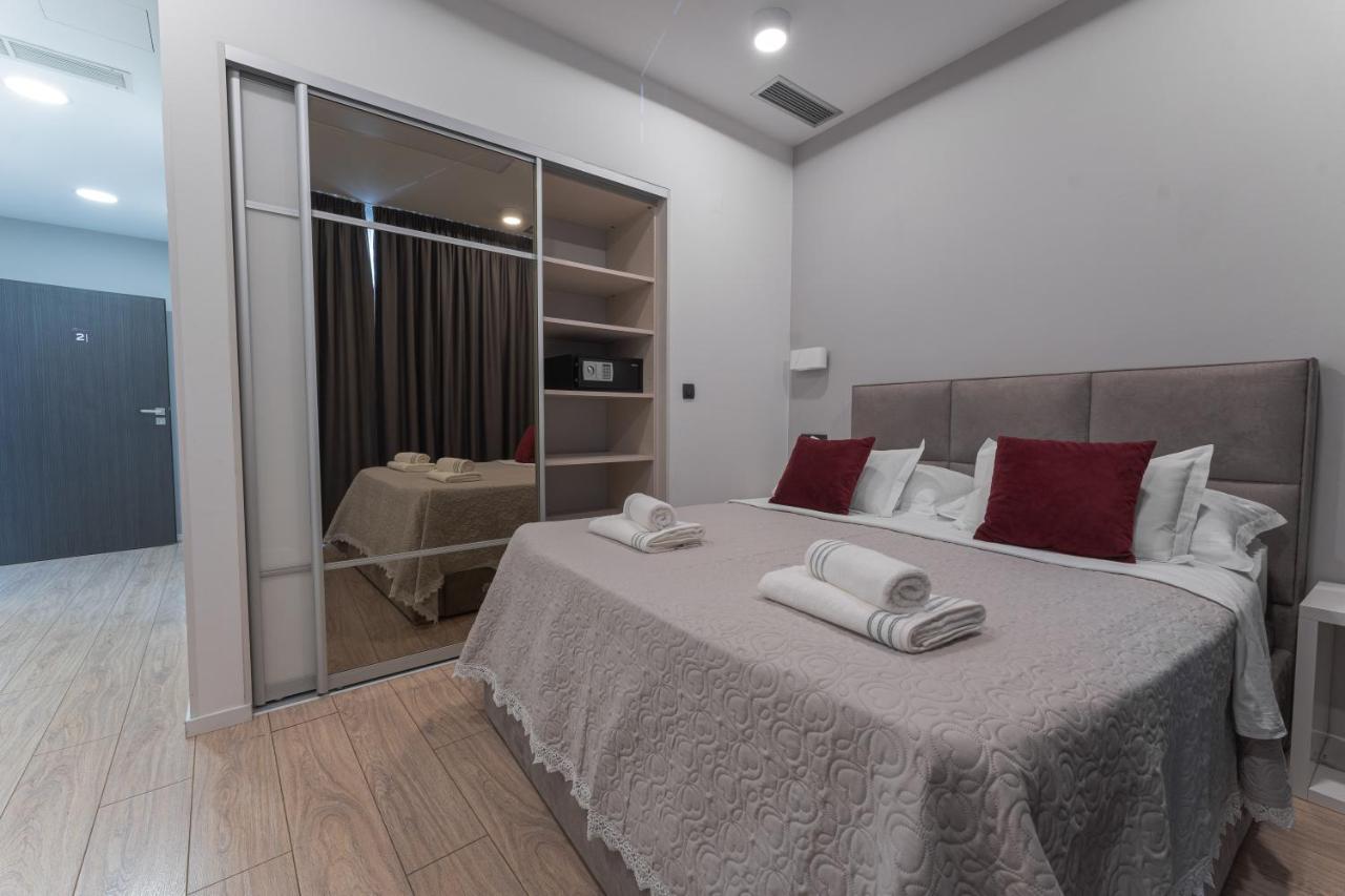 Sky & Sun Luxury Rooms With Private Parking In The Garage Zadar Eksteriør bilde