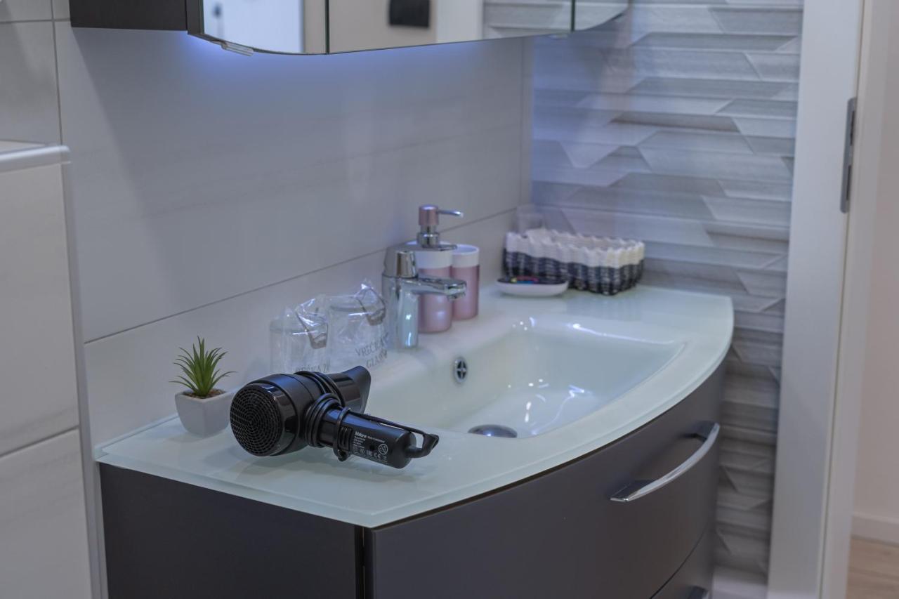 Sky & Sun Luxury Rooms With Private Parking In The Garage Zadar Eksteriør bilde