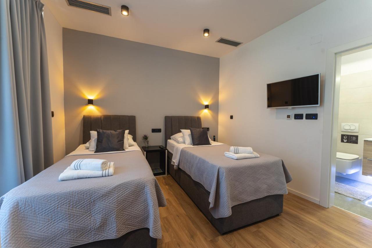 Sky & Sun Luxury Rooms With Private Parking In The Garage Zadar Eksteriør bilde