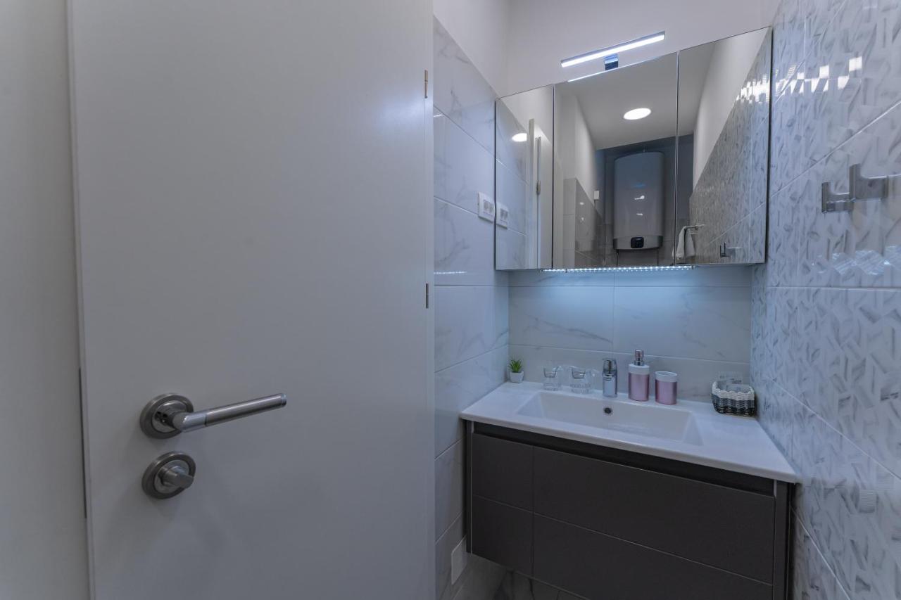 Sky & Sun Luxury Rooms With Private Parking In The Garage Zadar Eksteriør bilde